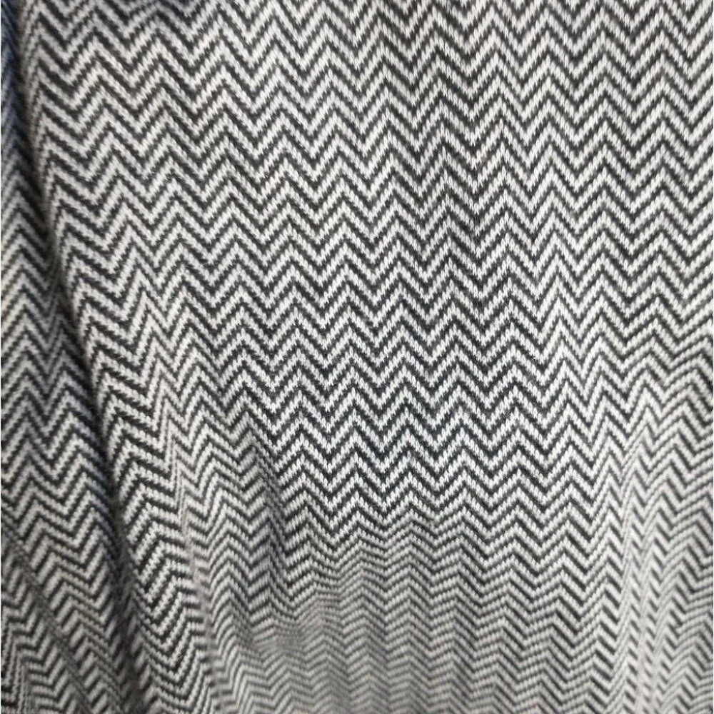 Women's Bar lll Black and White Short Sleeve Chevron Pattern Dress Size Large - Picture 5 of 11